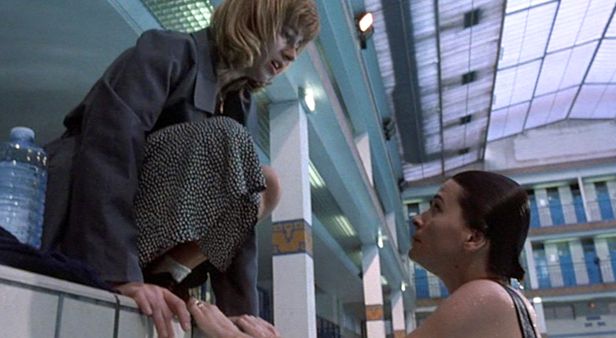 Film Bleu : Julie et Lucille à la piscine